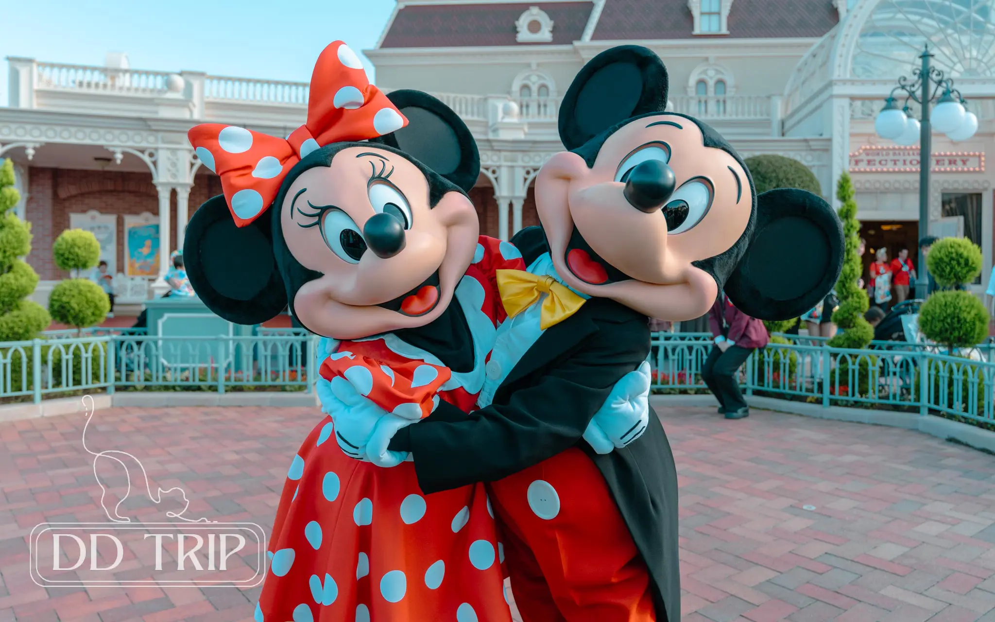 ★激レア LE1500★WDW★ダウンタウンディズニー『ドナルド＆デイジー』ピン 公式】ディズニーストア.jp | ドナルド＆デイジー さがら刺繡