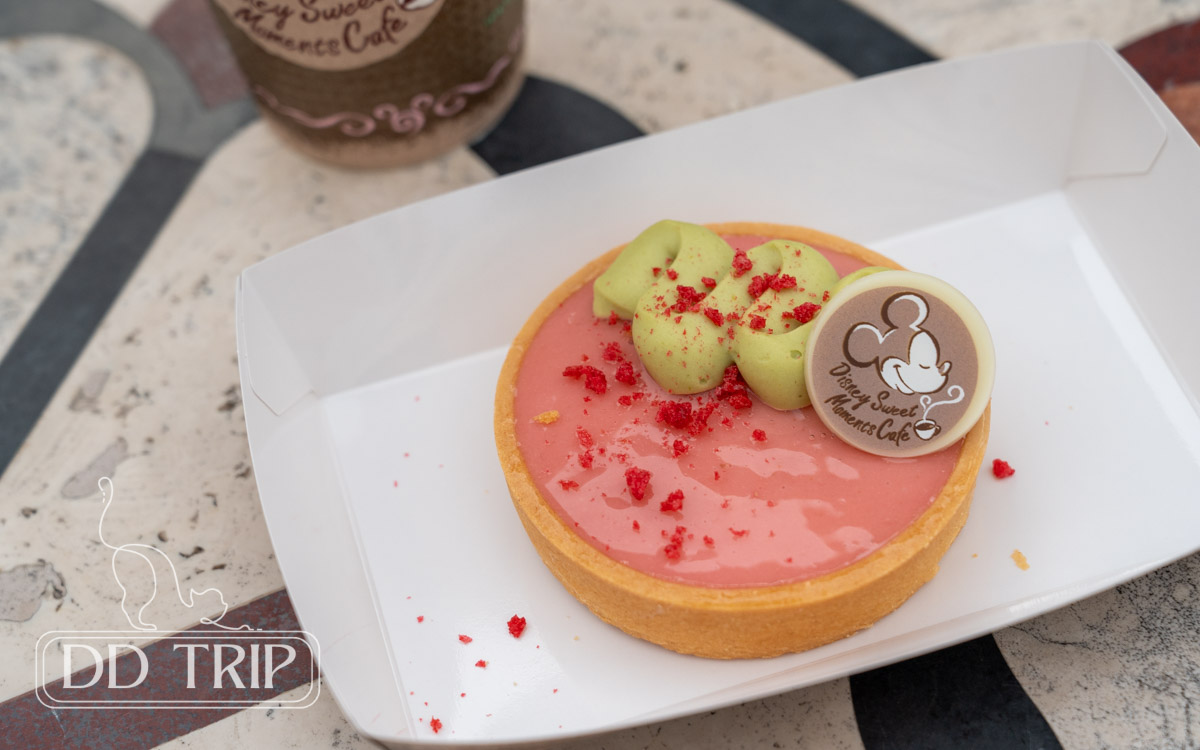 ゴンドリエスナック／ベリーとピスタチオのタルト