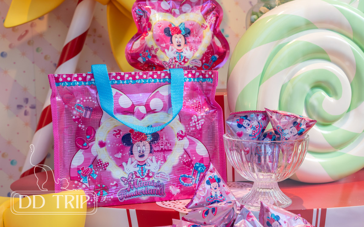 ミニーのファンダーランドグッズ(ショーウィンドウ)