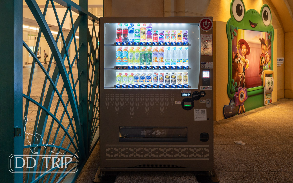 イクスピアリ入り口自販機