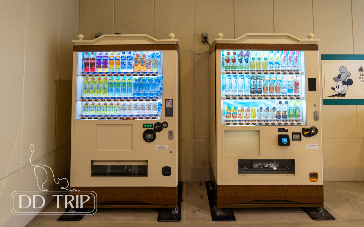 ディズニーランド自動販売機(立体駐車場1階)